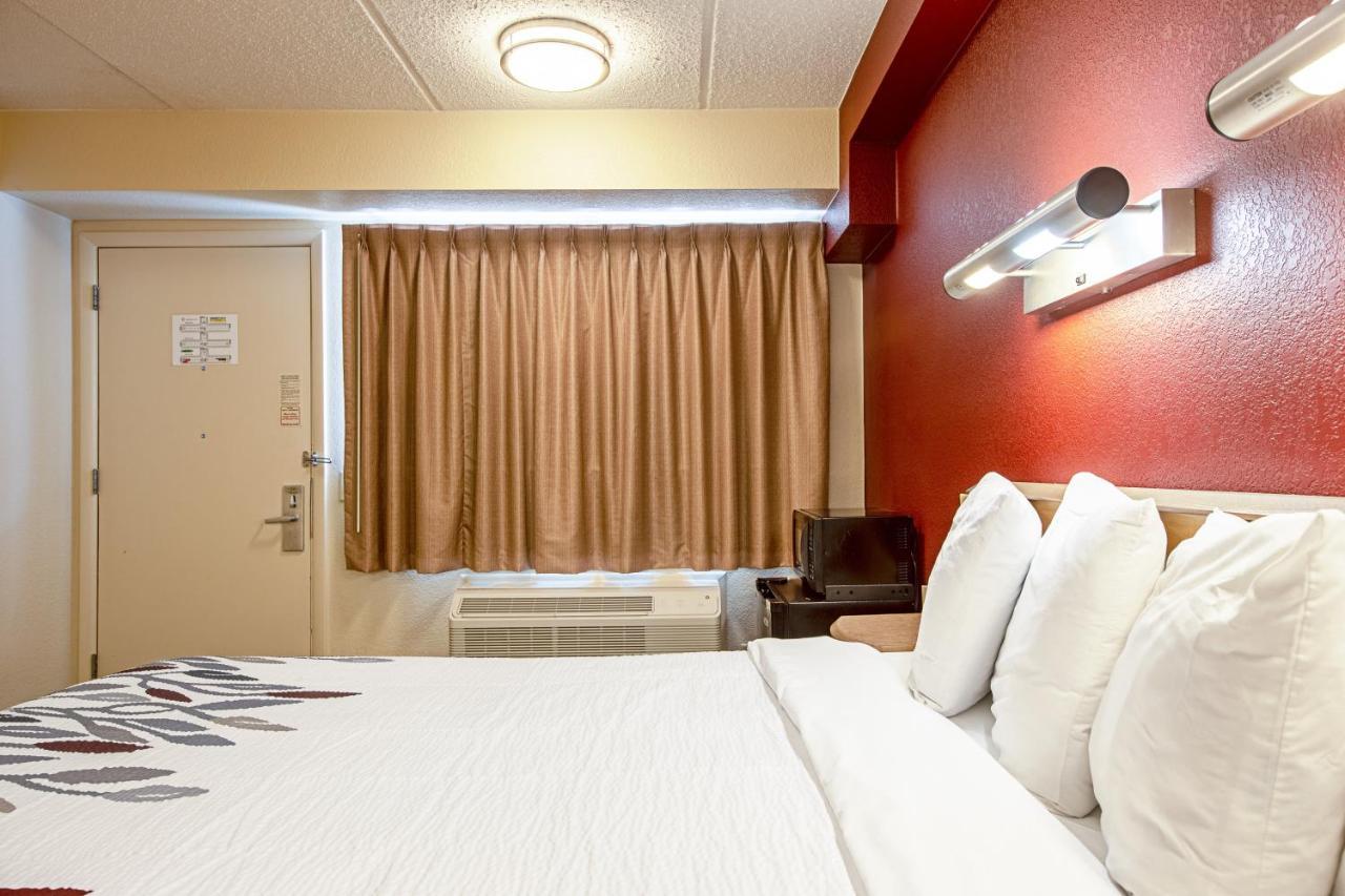 Red Roof Inn Fairmont Zewnętrze zdjęcie